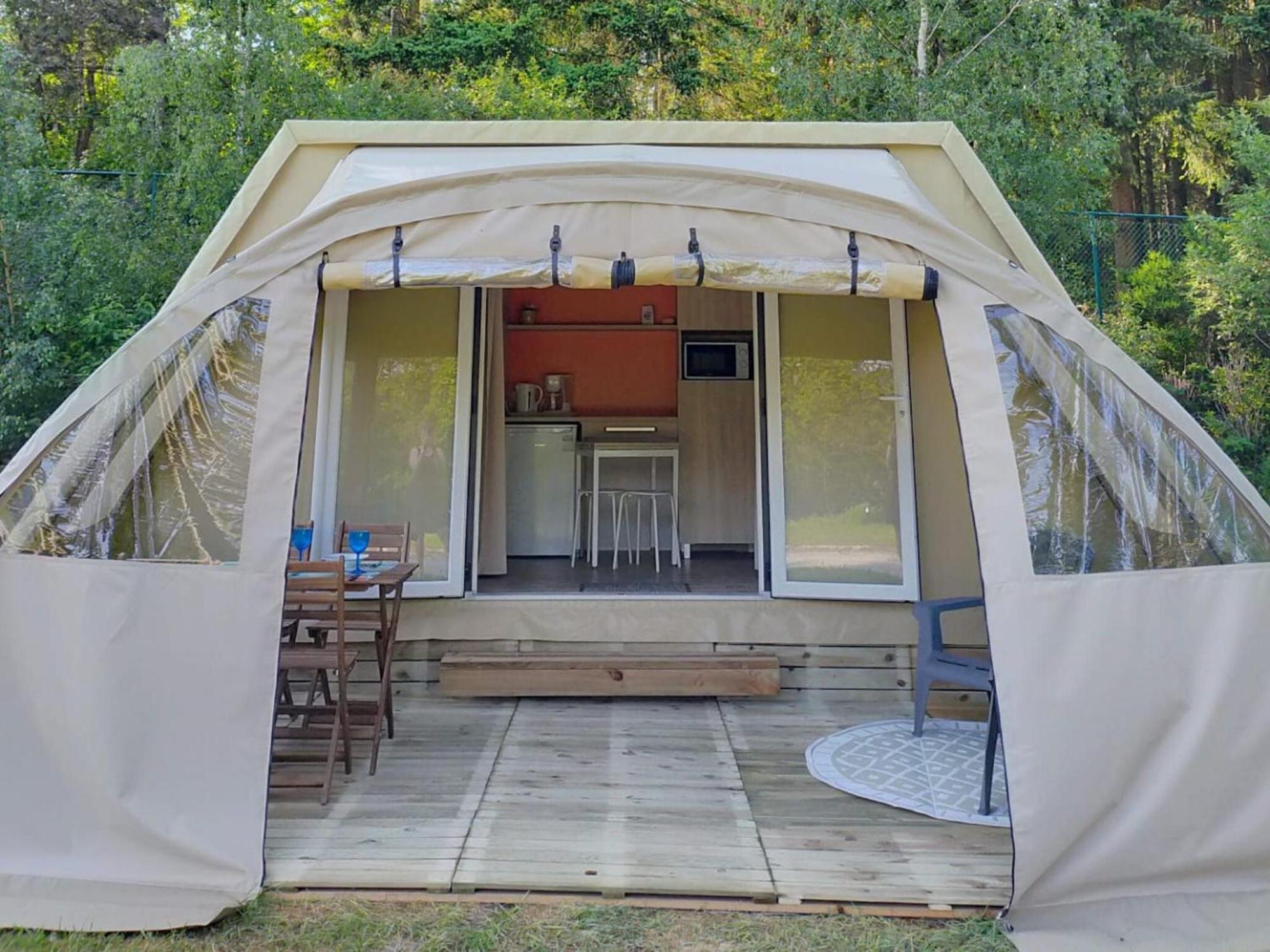 Nice Tent Lodge With A Microwave, In The Ardennes Olloy-sur-Viroin Exterior foto