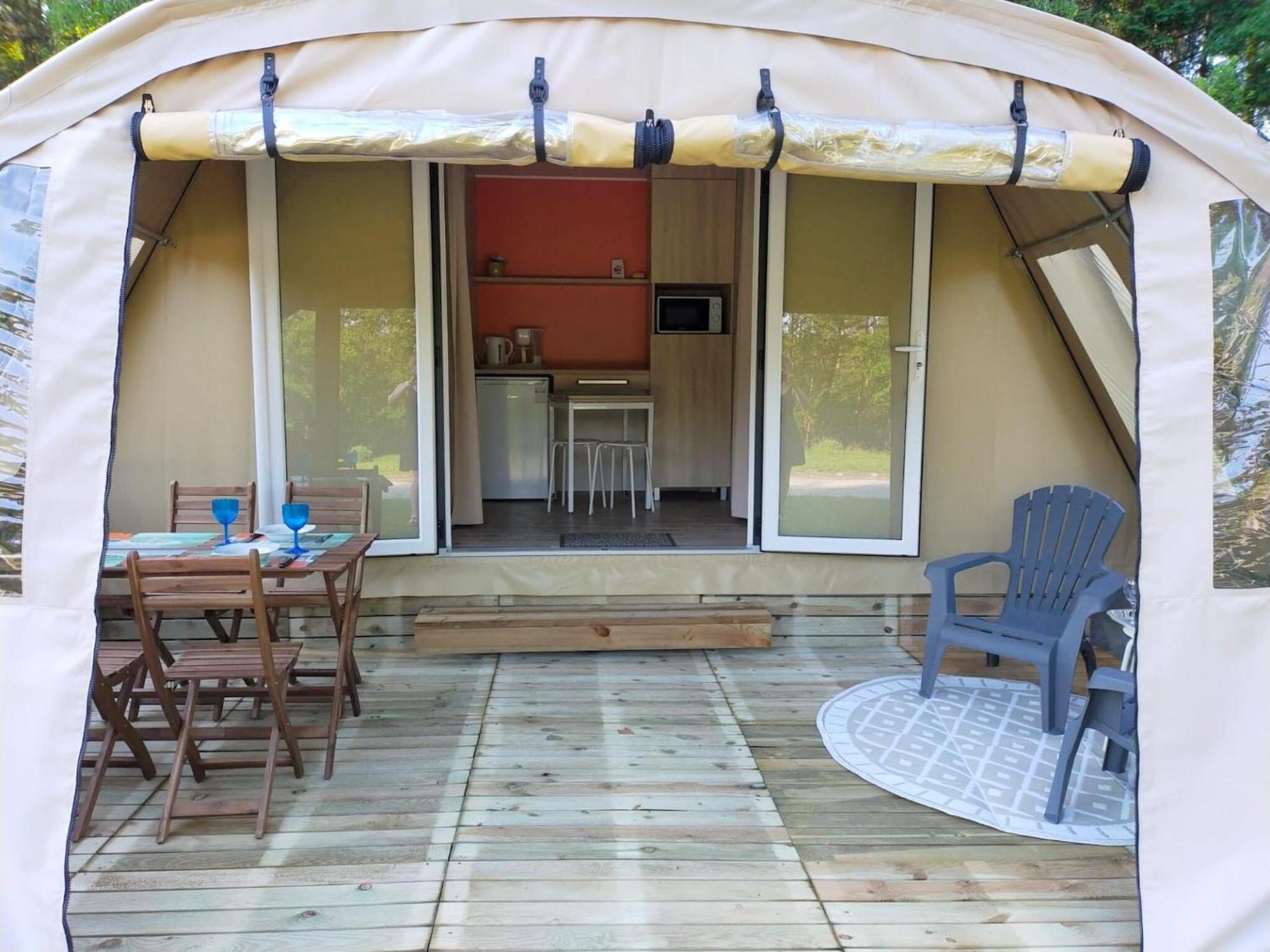 Nice Tent Lodge With A Microwave, In The Ardennes Olloy-sur-Viroin Exterior foto